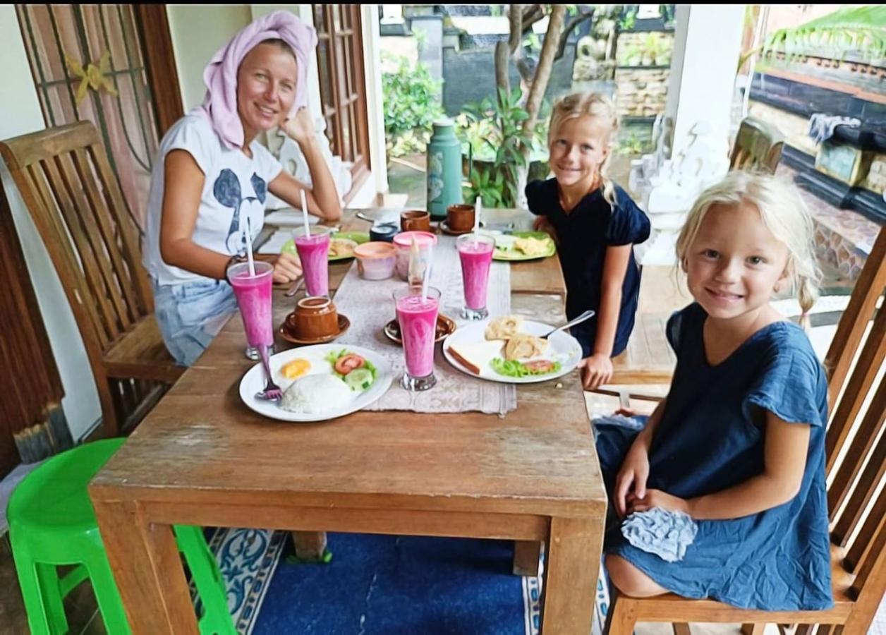 Green Palace Homestay Batununggul Dış mekan fotoğraf