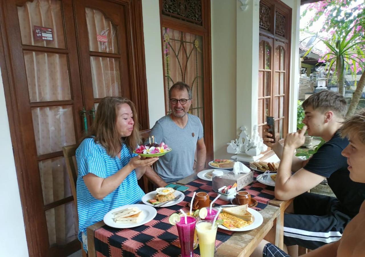 Green Palace Homestay Batununggul Dış mekan fotoğraf