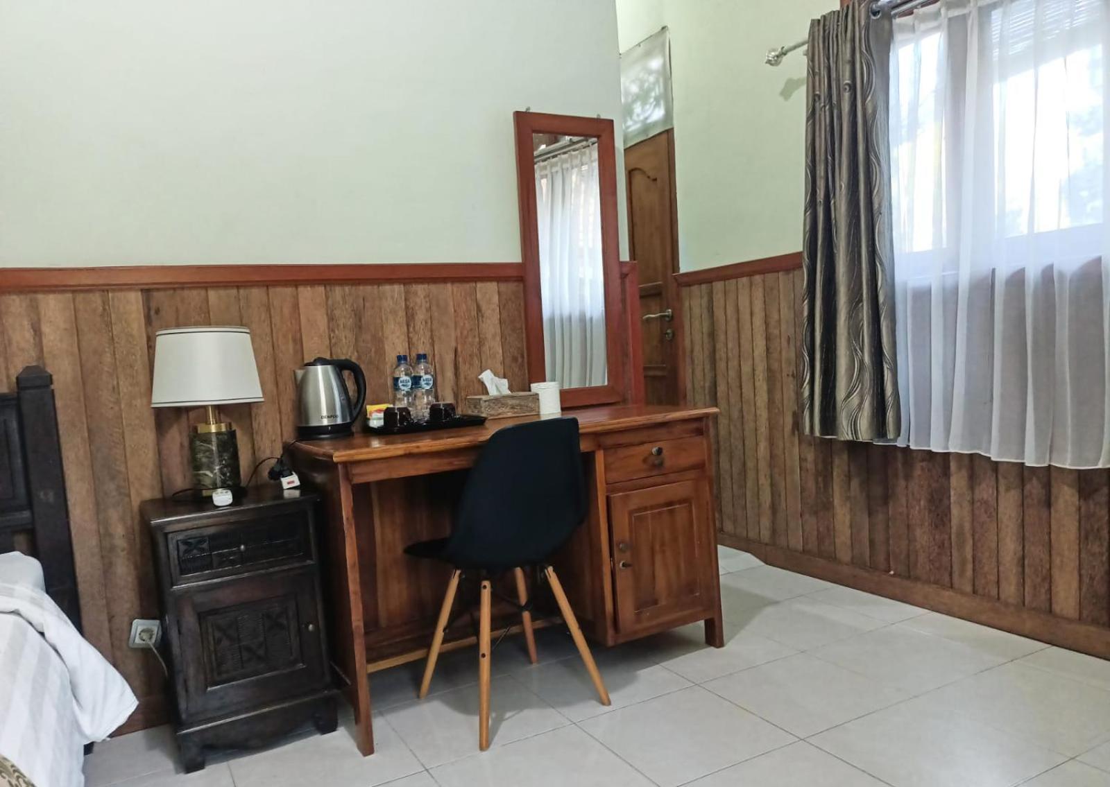 Green Palace Homestay Batununggul Dış mekan fotoğraf