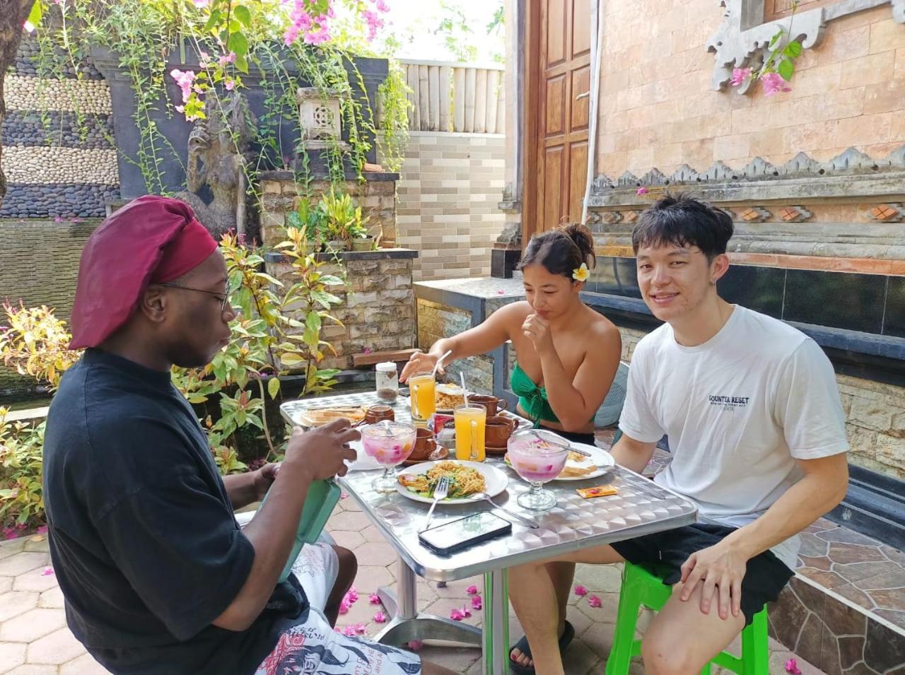 Green Palace Homestay Batununggul Dış mekan fotoğraf